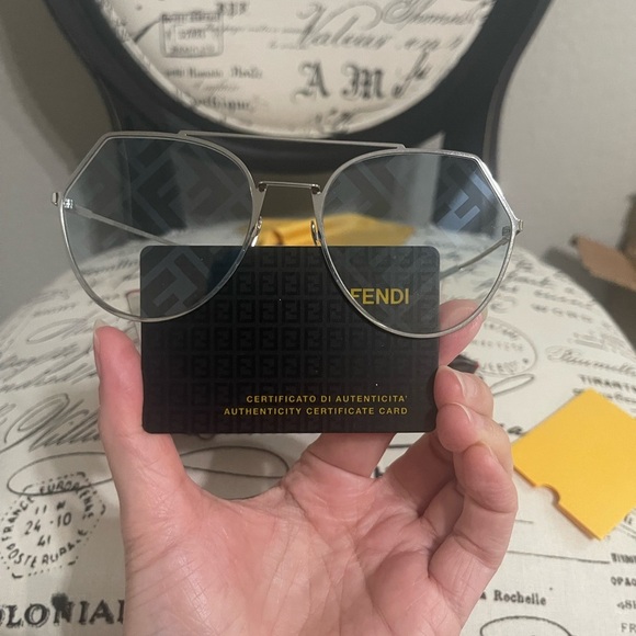 HOLD NEW FENDI FF0194/S WH1 7R LIGHT BLUE AVIATOR SILVER FANTASY LOGO LENS - Picture 10 of 14